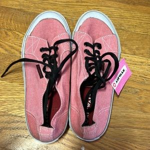 Airwalk sneakers